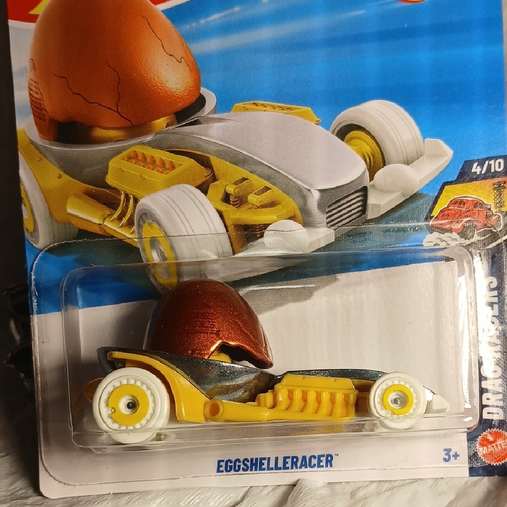 EggshelleRacer Toy Car - Yellow and Brown Hot Wheels 2026